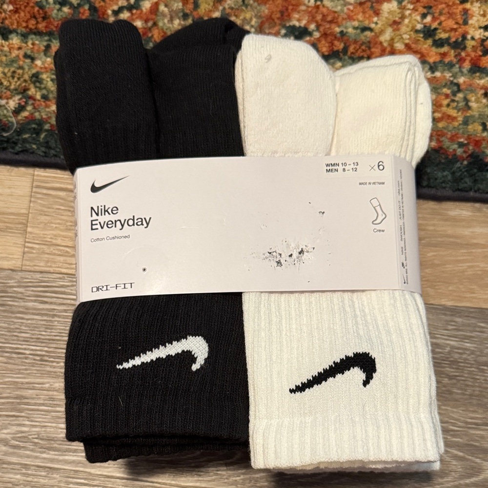Nike every day crew socks
